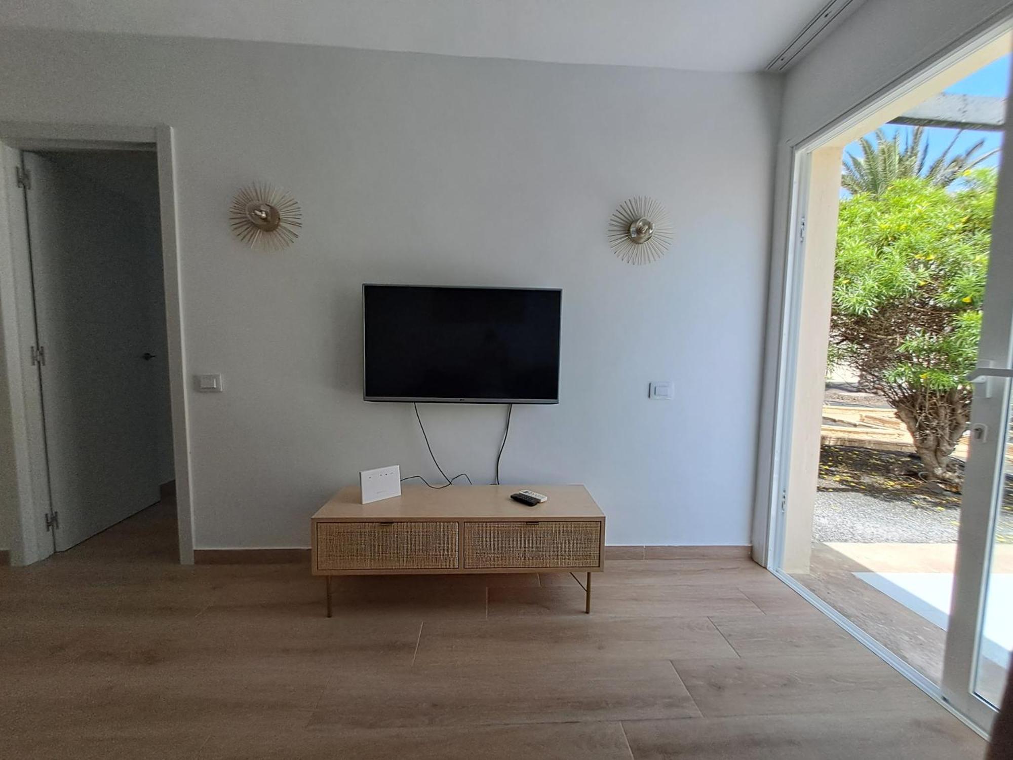 Homeforguest Apartamento Con Terraza Y Piscina En Corralejo Exterior foto